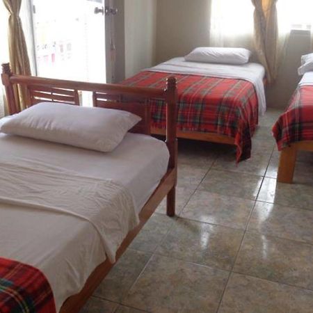 Hostal Miconia ปูแอร์โตอาโยรา ภายนอก รูปภาพ