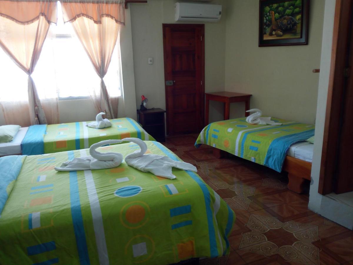 Hostal Miconia ปูแอร์โตอาโยรา ภายนอก รูปภาพ