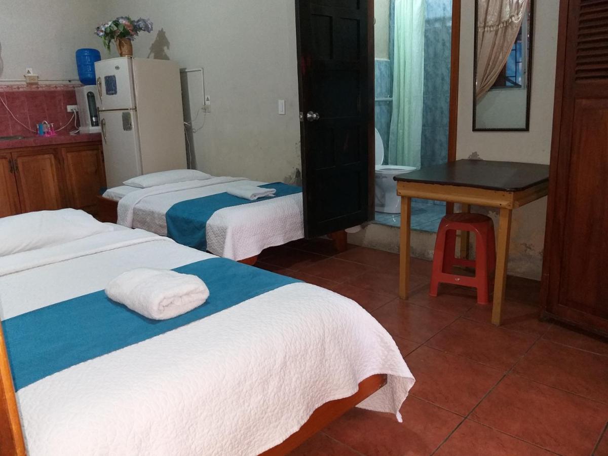 Hostal Miconia ปูแอร์โตอาโยรา ภายนอก รูปภาพ
