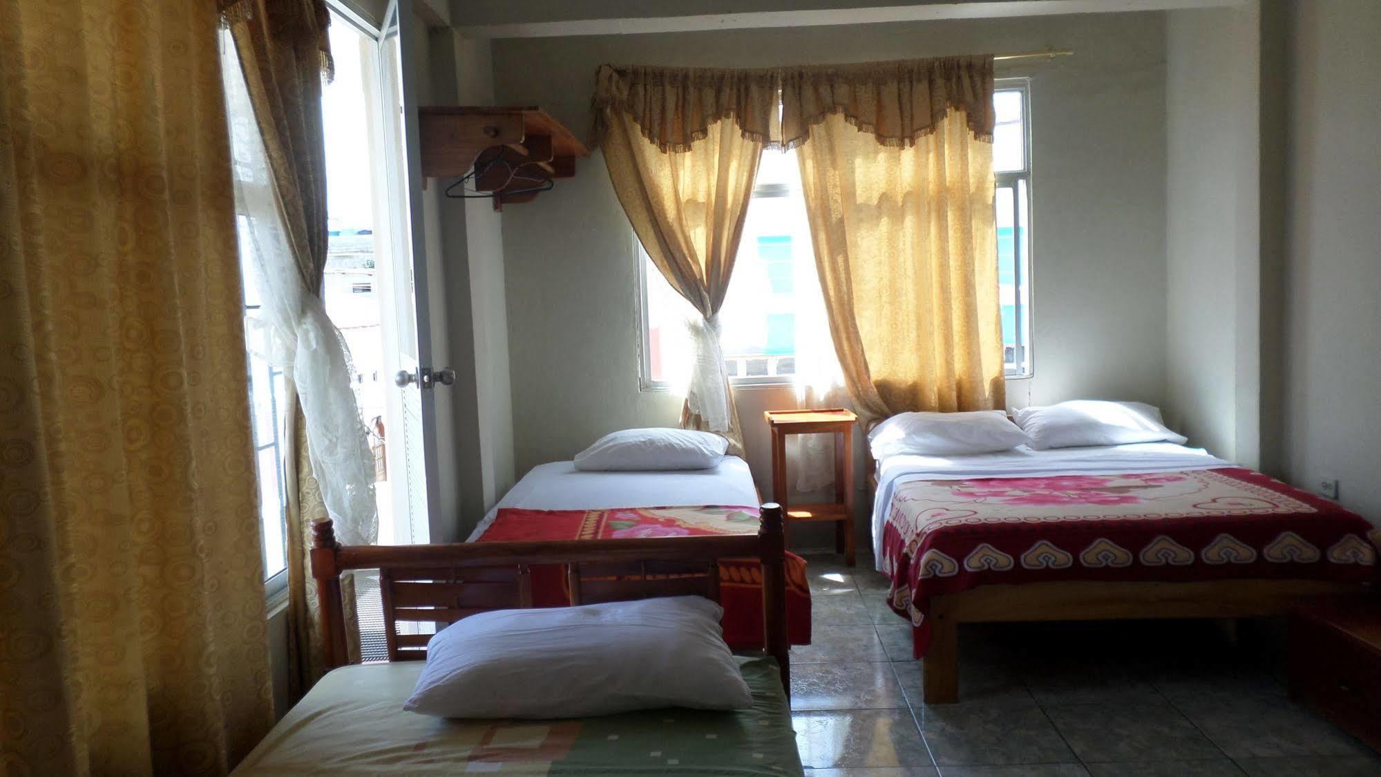 Hostal Miconia ปูแอร์โตอาโยรา ภายนอก รูปภาพ