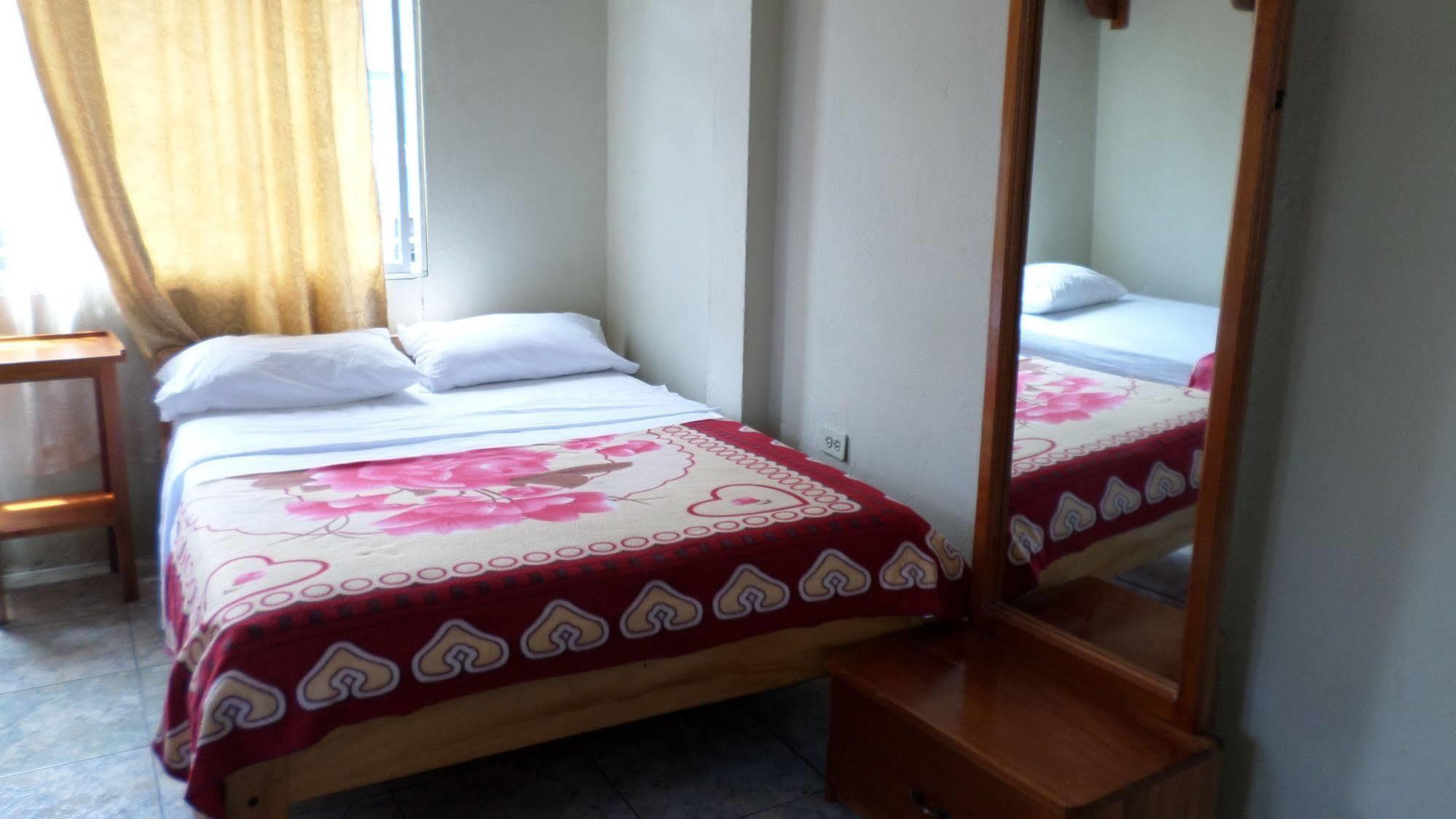Hostal Miconia ปูแอร์โตอาโยรา ภายนอก รูปภาพ