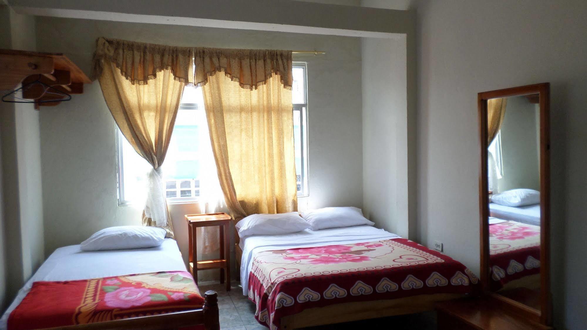 Hostal Miconia ปูแอร์โตอาโยรา ภายนอก รูปภาพ
